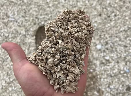 Turkey grit crushed limestone and shell mix quarter inch aggregate for driveways and paths Florida